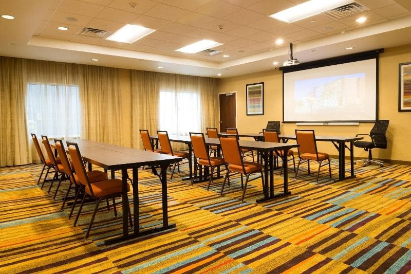 Fairfield Inn & Suites Dickson photo 1