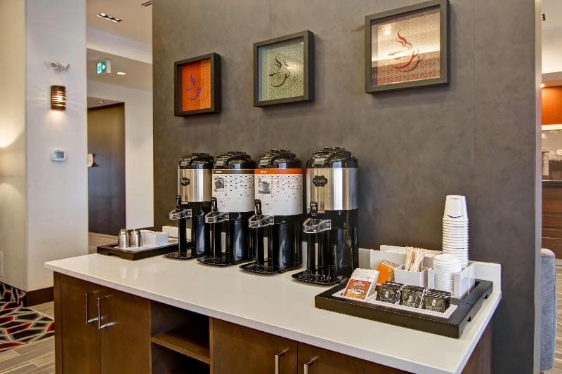 Hampton Inn & Suites by Hilton Grande Prairie 3