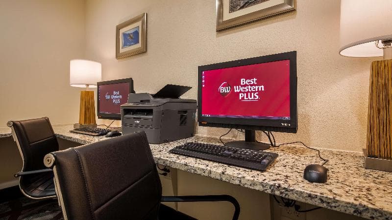 Best Western Plus Executive Residency Elk City photo 1