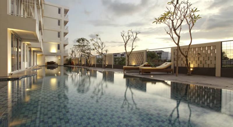 Paragon Hotel Seminyak main