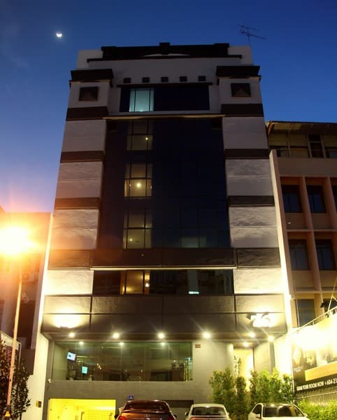 Eton Hotel photo 1
