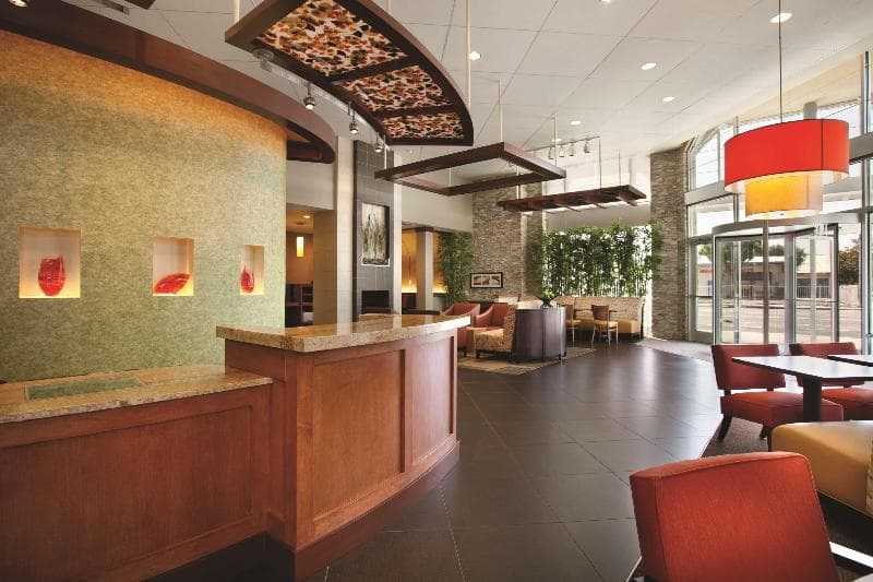 Hyatt Place Riverside Downtown 5