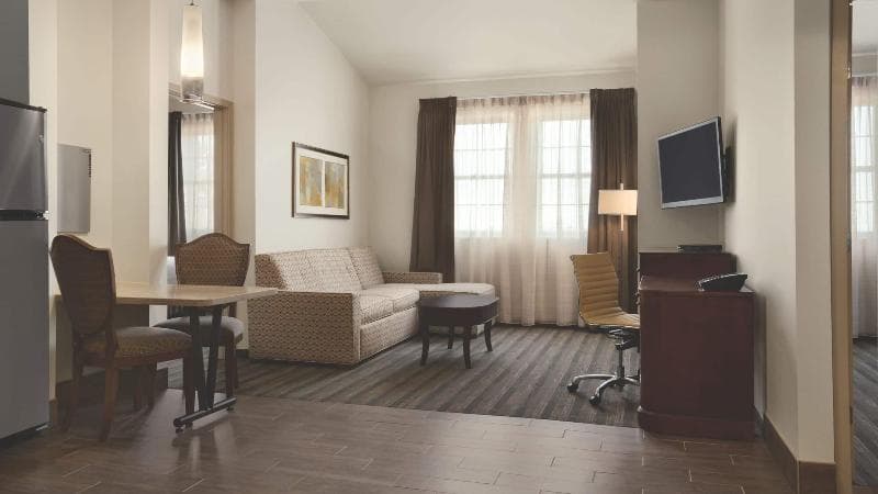 Hyatt House Minot 4