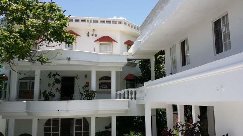 Mansion Giahn Bed & Breakfast 4