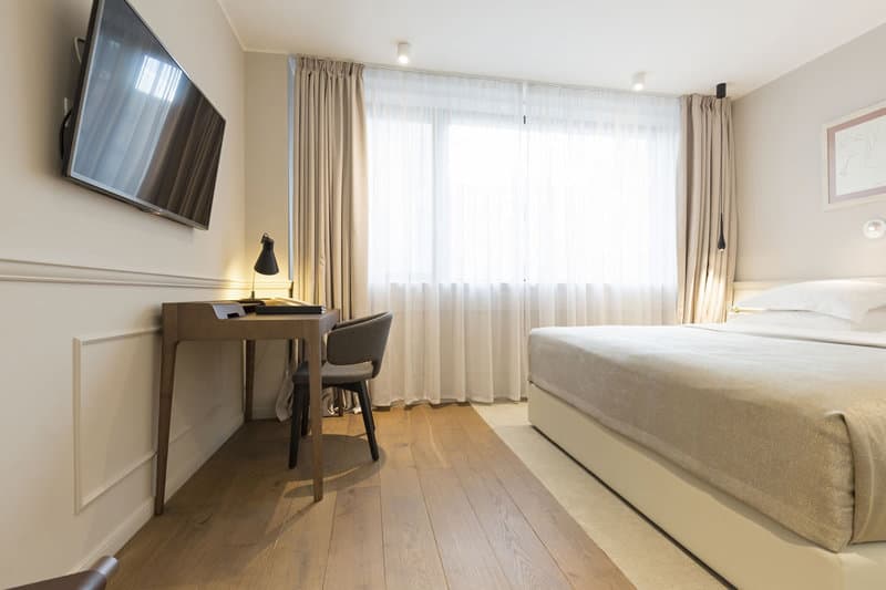 Envoy Hotel 5