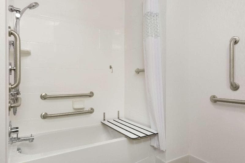 Hampton Inn North Olmsted Cleveland Airport photo 1