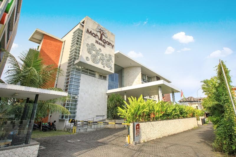 Mahogany Hotel 3