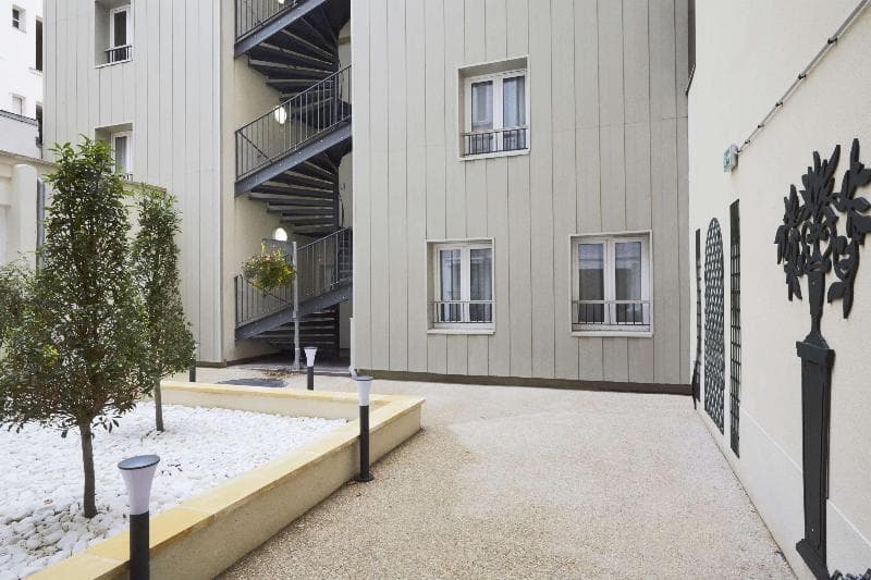 Kyriad Paris 18 - Porte De Clignancourt - Montmatre 4
