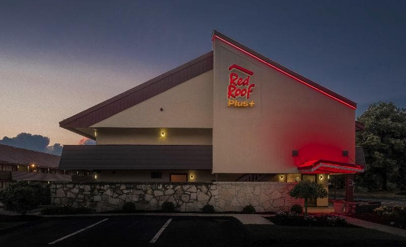 Red Roof Plus+ Boston - Framingham 3