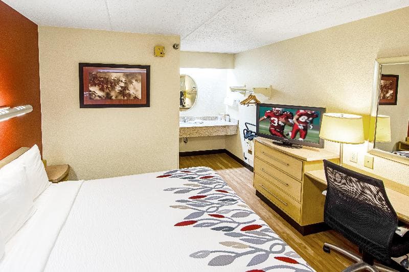 Red Roof Inn St Clairsville - Wheeling West 5