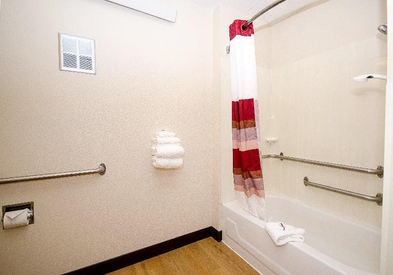 Red Roof Inn Philadelphia - Oxford Valley photo 1