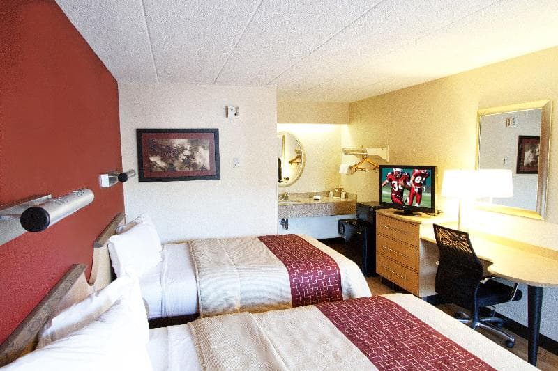 Red Roof Inn Buffalo - Niagara Airport 5
