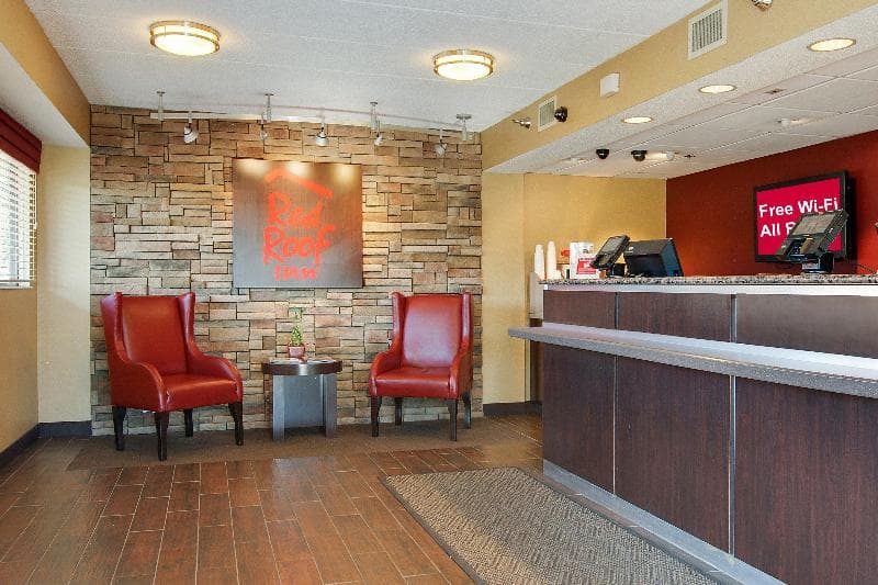 Red Roof Inn Akron 5