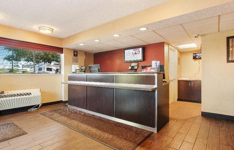 Red Roof Inn Canton 3