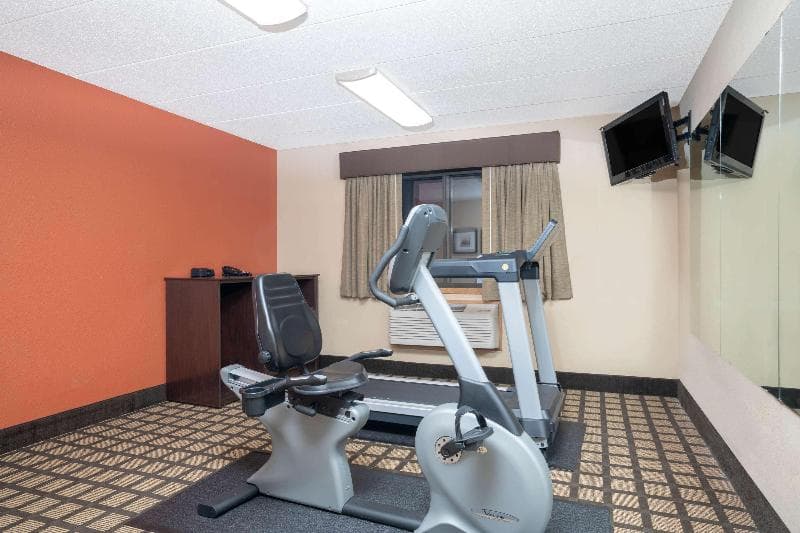 Baymont by Wyndham Lakeville 2