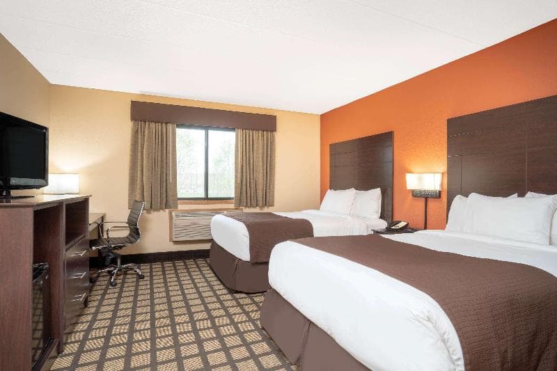 Baymont by Wyndham Lakeville 5