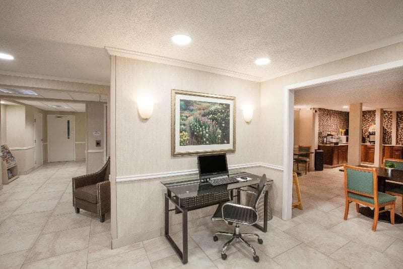 Baymont By Wyndham Texarkana photo 1