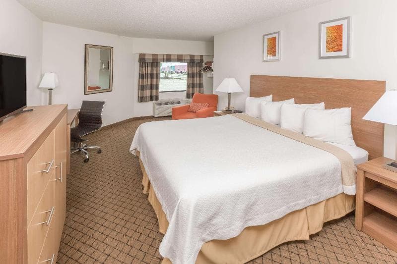 Days Inn By Wyndham Biloxi Beach 2