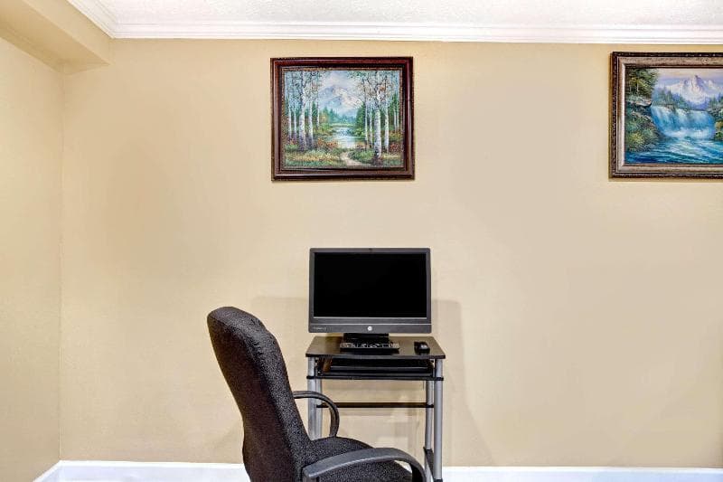 Super 8 by Wyndham Whites Creek/Nashville NW Area photo 1