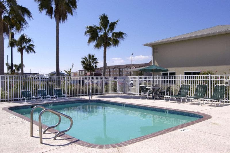 Super 8 By Wyndham Aransas Pass 3