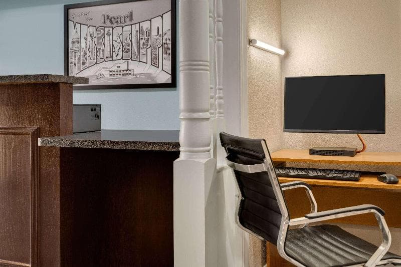 Super 8 By Wyndham Pearl/Jackson/East photo 1