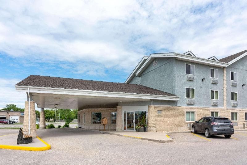 Super 8 By Wyndham Winnipeg West 5