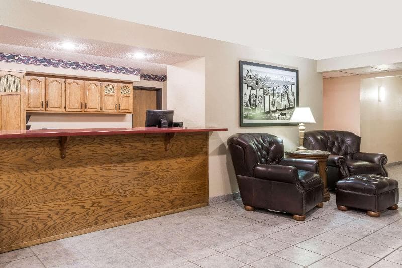 Super 8 by Wyndham Maysville 5