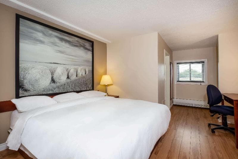 Super 8 By Wyndham Smoky Lake 2