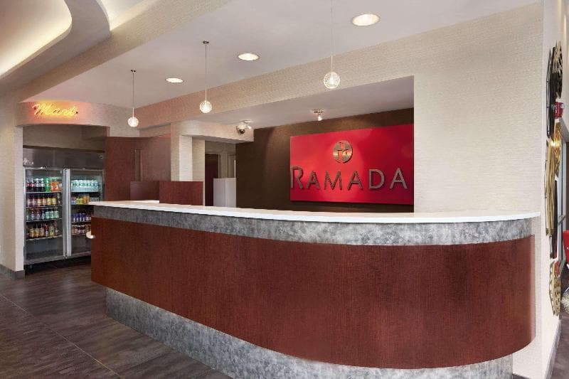 Ramada by Wyndham Rockville Centre 2