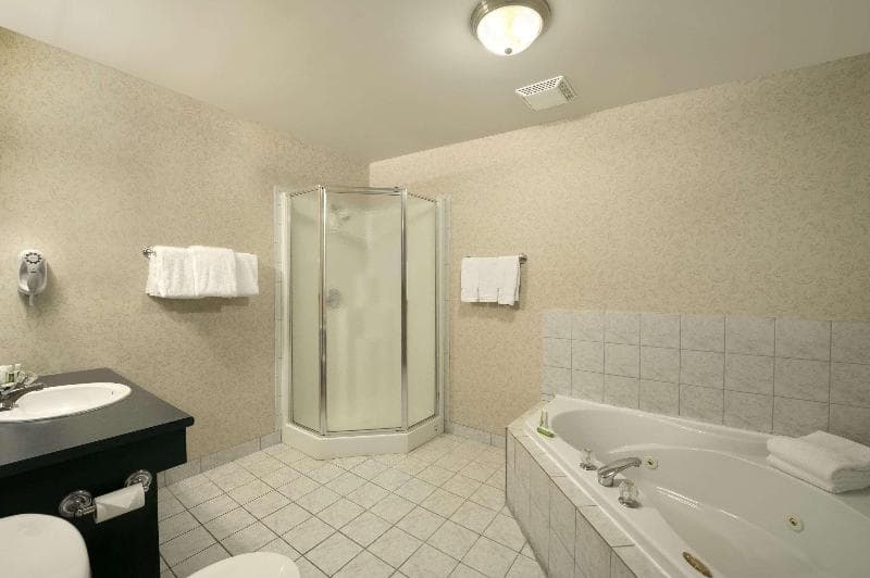 Ramada by Wyndham Jordan/Beacon Harbourside Resort 3