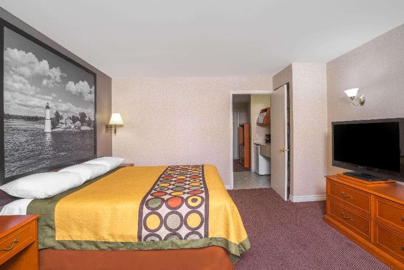 Super 8 By Wyndham Kingston 3