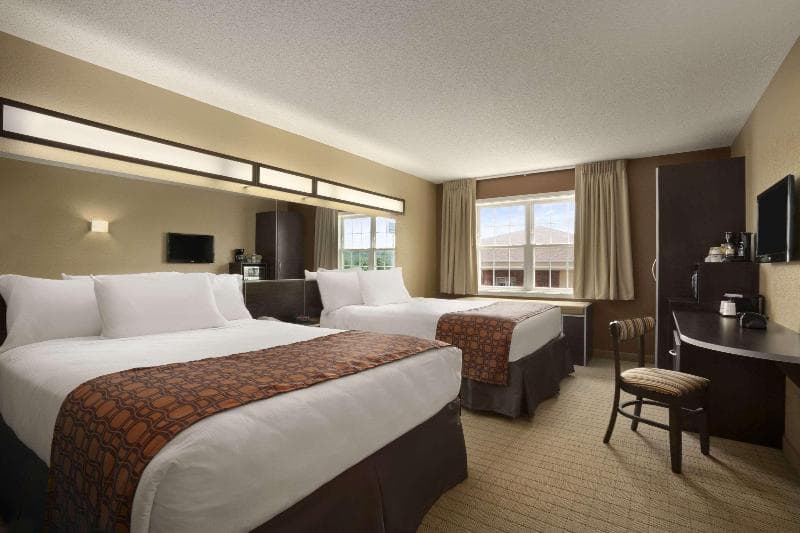 Microtel Inn & Suites by Wyndham Mineral Wells/Parkersburg 3
