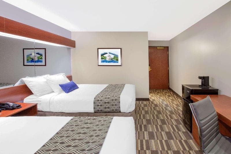 Microtel Inn & Suites by Wyndham Manistee 3