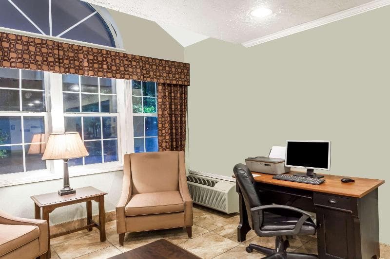 Microtel Inn & Suites by Wyndham Wilson photo 1