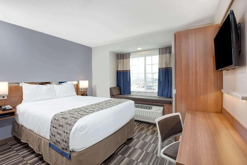 Microtel Inn & Suites by Wyndham Philadelphia Airport Ridley 5