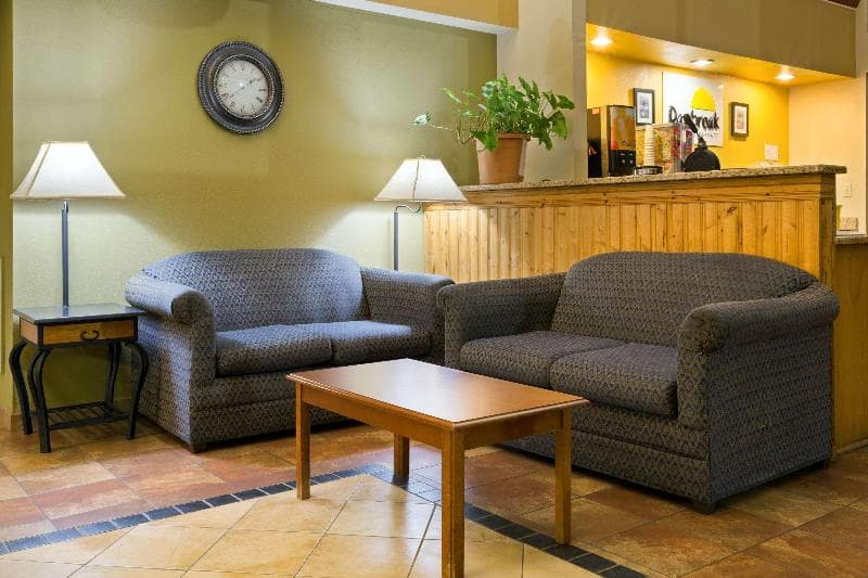 Days Inn By Wyndham Clinton 4