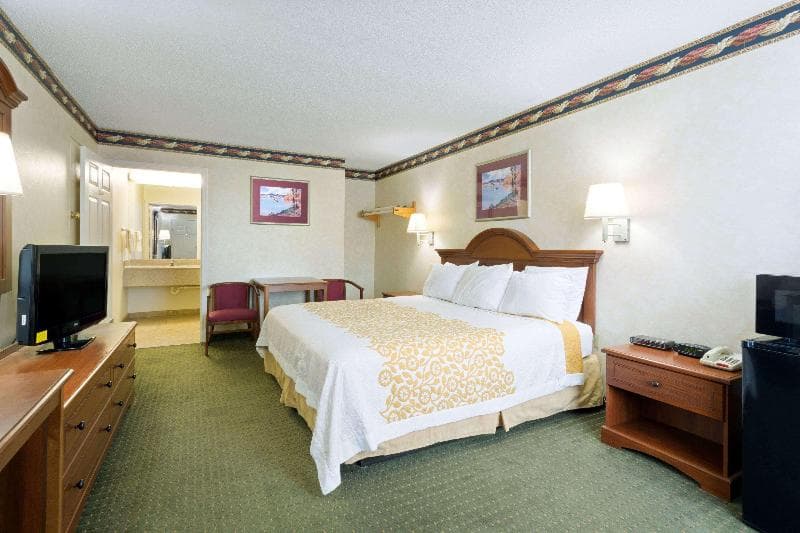 Days Inn By Wyndham Clinton 2