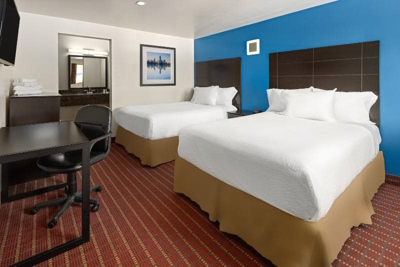 Travelodge by Wyndham Manhasset 2