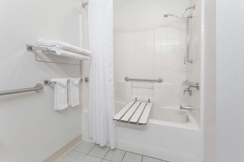 Microtel Inn & Suites by Wyndham Modesto Ceres 4
