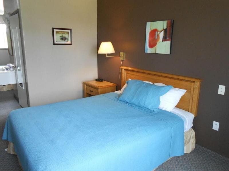 Knights Inn Woodstock 5