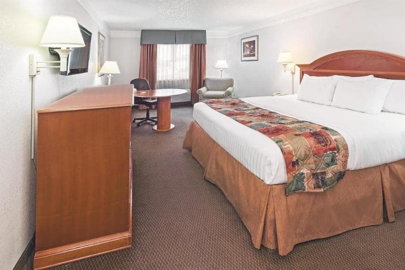 Days Inn & Suites Bartlesville 2