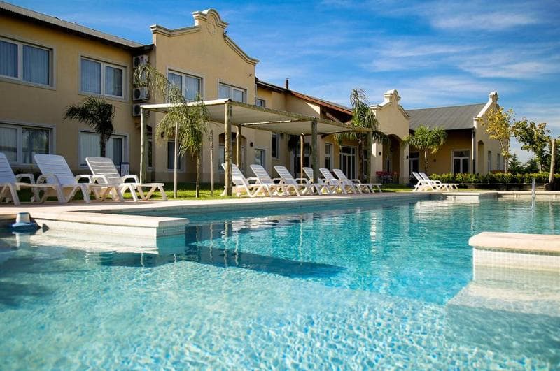 Howard Johnson by Wyndham Trenque Lauquen 4