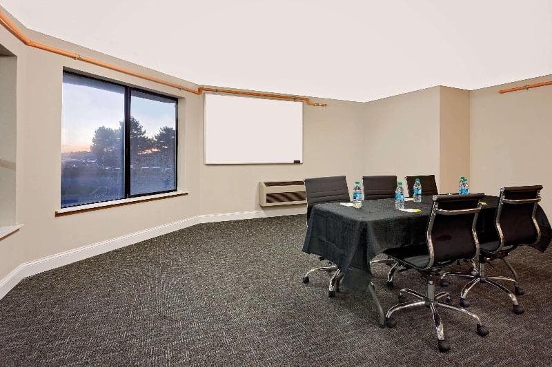Days Inn By Wyndham Lakewood South Tacoma photo 1