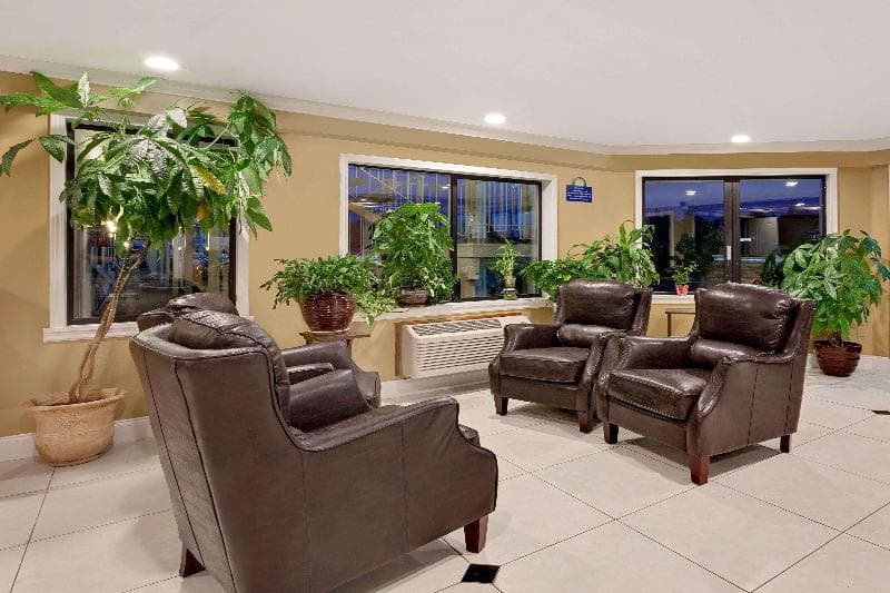 Days Inn By Wyndham Lakewood South Tacoma 4