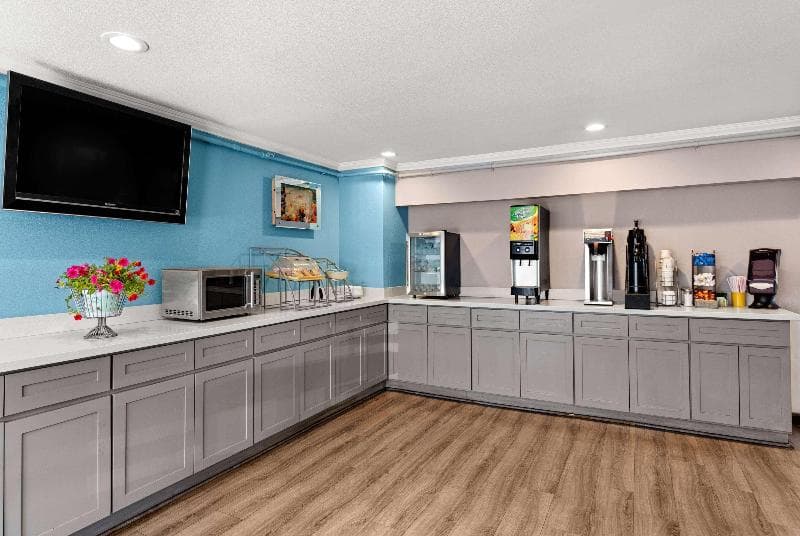 Days Inn By Wyndham Lakewood South Tacoma 2