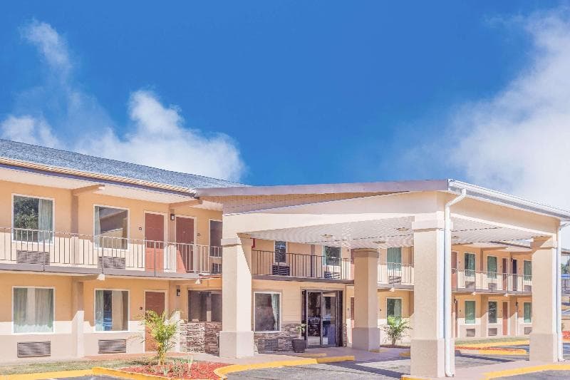 Days Inn By Wyndham Lavonia 5