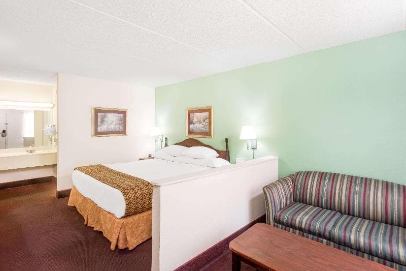 Days Inn By Wyndham Lavonia photo 1