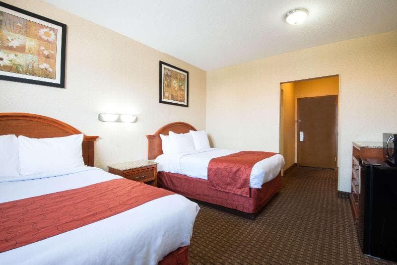 Days Inn By Wyndham Long Island/Copiague 2