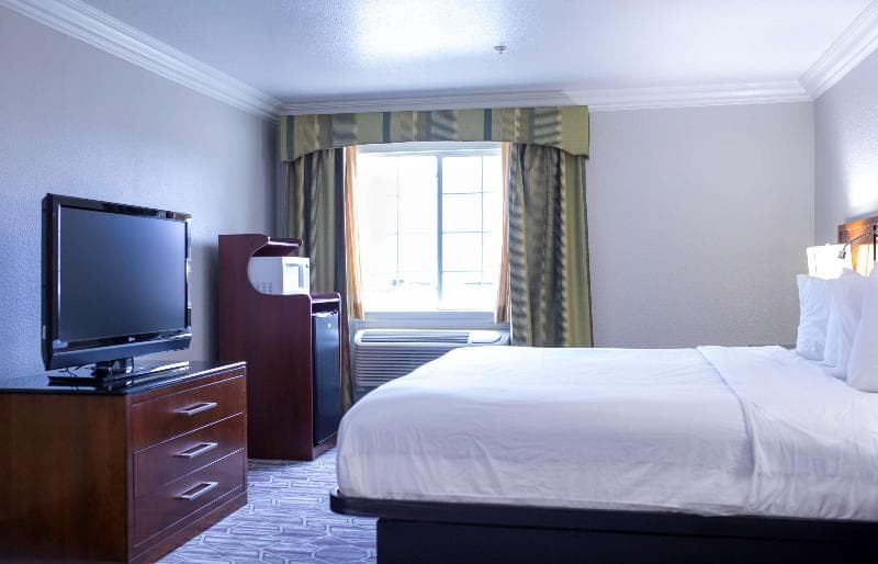 Surestay Plus Hotel By Best Western Benbrook Ft Worth 5