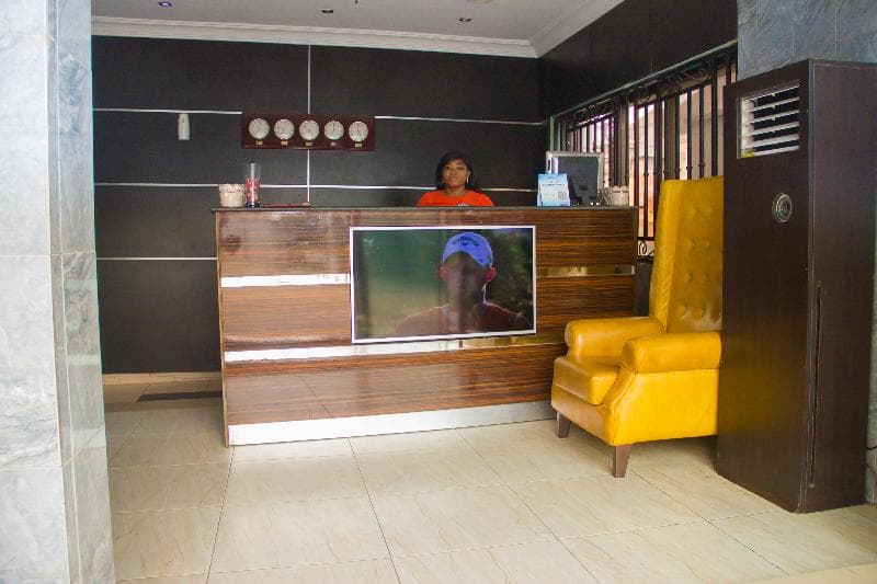 Paris Suites 3